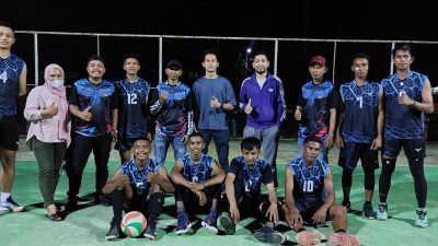 Desa Gela dan London Bentuk Satu Tim Ikut Turnamen Bola Voli HUT Kabupaten