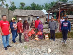 Dinsos Pulau Taliabu Berikan Bantuan Ke 2 Desa Terdampak Bencana Banjir