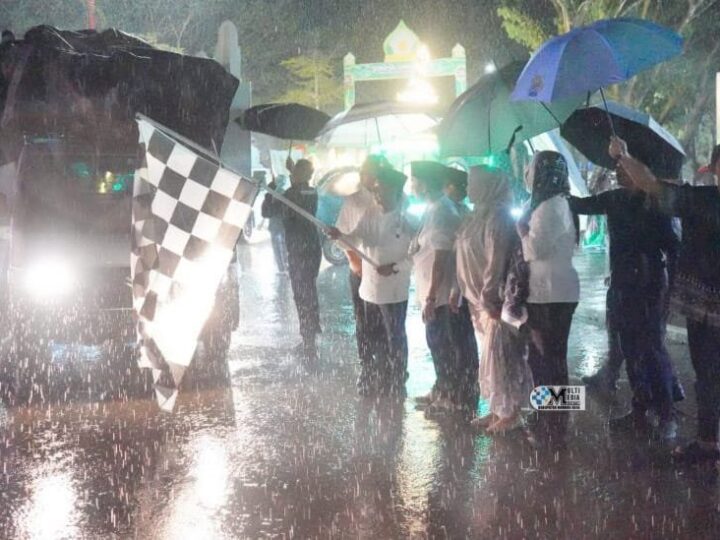 Meski Hujan Deras Mengguyur, Pawai Gema Takbir Idulfitri Disambut Antusias Warga Murung Raya