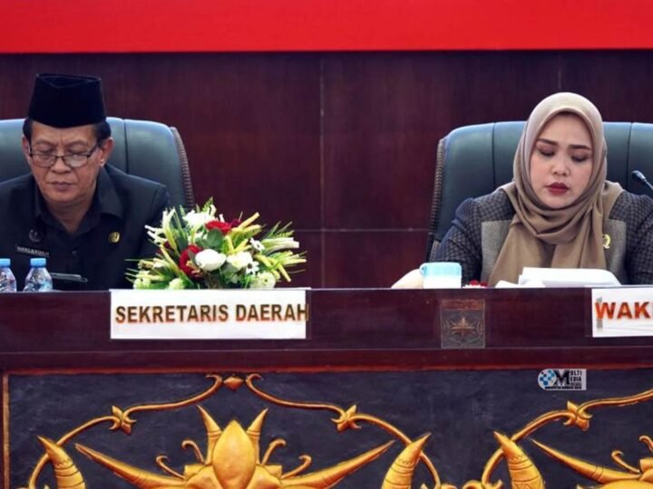 Pj. Sekda Mura Hadiri Rapur Penyampaian Pandangan Umum Fraksi Terhadap Raperda Pertanggungjawaban APBD 2025