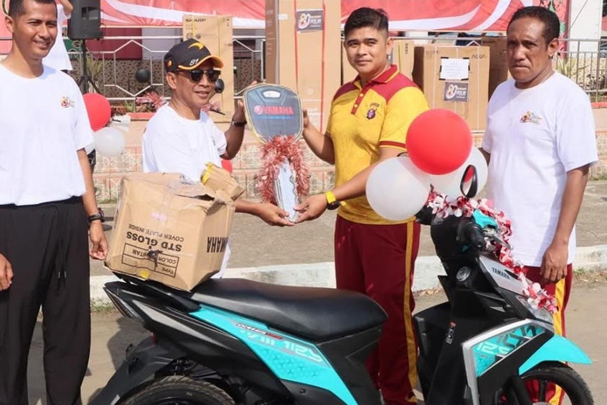Jalan Santai Meriahkan Peringatan Hari Bhayangkara ke-80