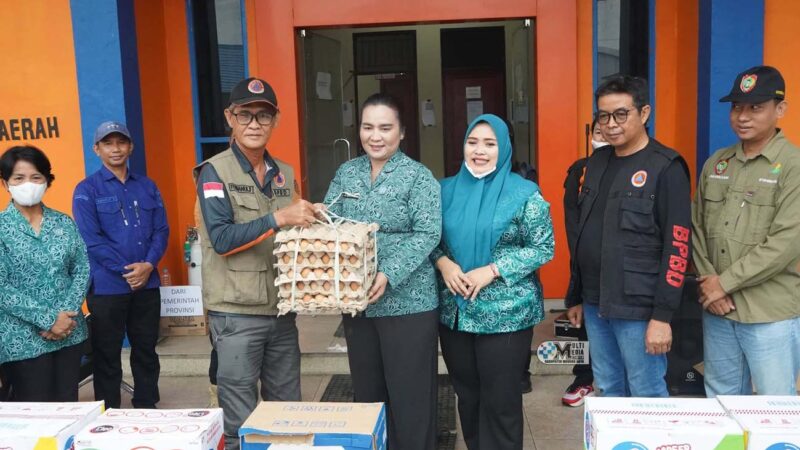 Peduli Petugas Karhutla, TP-PKK Murung Raya Salurkan Bantuan ke Posko BPBD